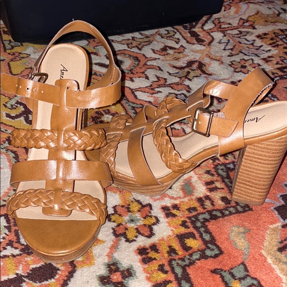 American Eagle heels